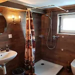 Сasa de vacaciones übernachten In Blockhaus