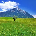 Uebernachten In Blockhaus * Aeschi Bei Spiez
